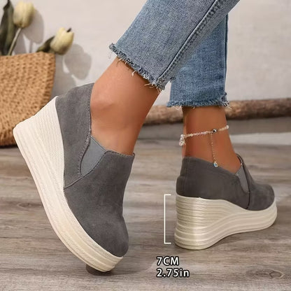 Avelyn | Cuñas de ante ortopédicas con plataforma