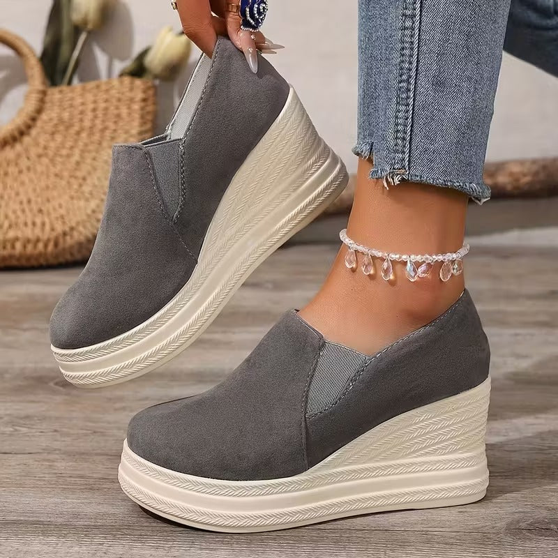 Avelyn | Cuñas de ante ortopédicas con plataforma